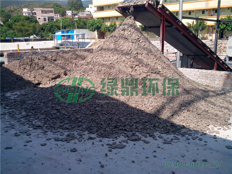 聚丙烯酰胺帶式壓濾機(jī)處理肇慶陶瓷廠泥漿案例 4