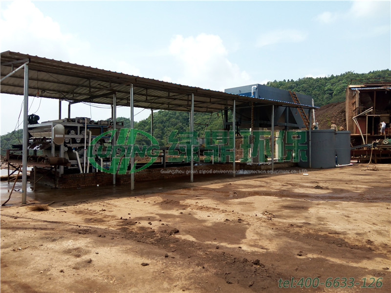 湖南湘潭磷礦廠帶式壓濾機(jī)處理泥漿工程案例 1